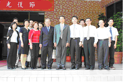 薩爾瓦多經濟部投資暨中小企業西納次長伉儷(Mario CERNA)訪局.bmp 薩爾瓦多經濟部投資暨中小企業西納次長伉儷(Mario CERNA)訪局.bmp