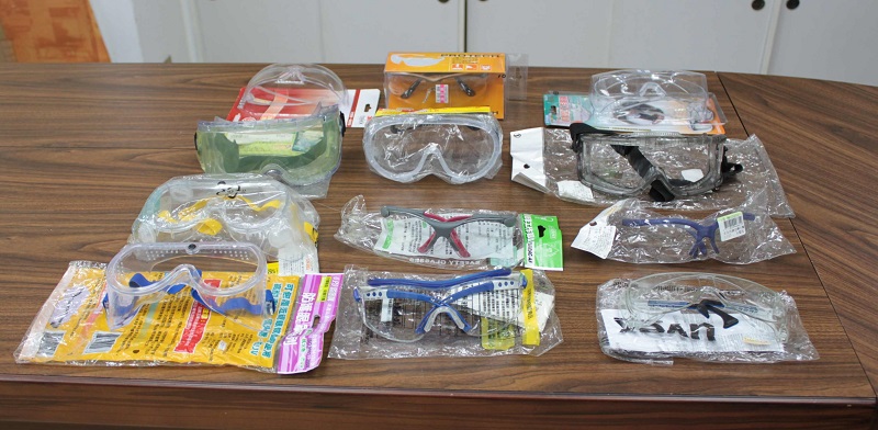 疫情當前，如何選購與使用防護眼鏡，經濟部標準檢驗局臺南分局提供消費者實用小技巧！