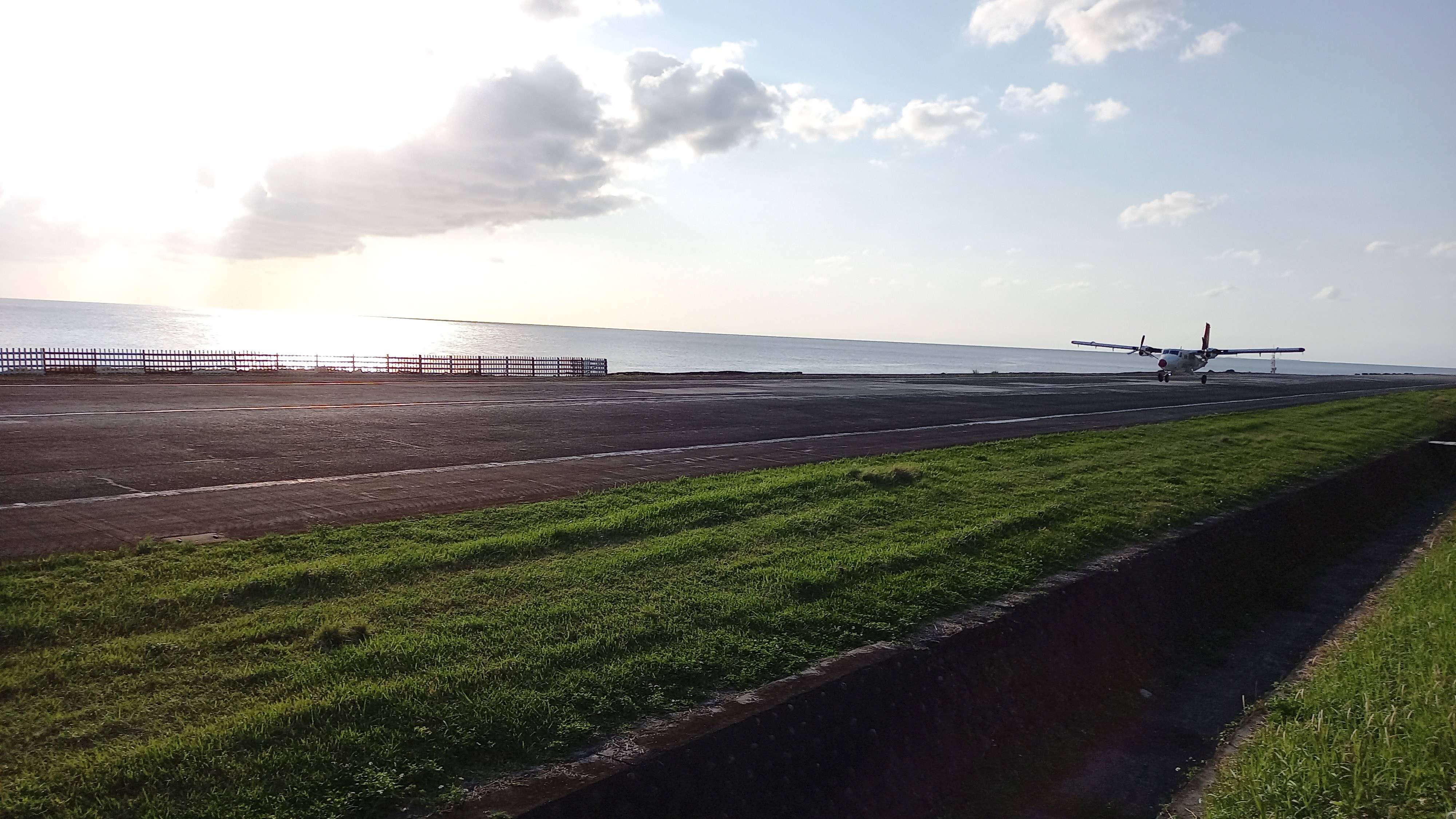 標準檢驗局花蓮分局用心服務離島居民:赴蘭嶼鄉執行機場跑道修建工程之衡器檢定工作,嚴格把關公共工程品質以確保離島民眾權益。
