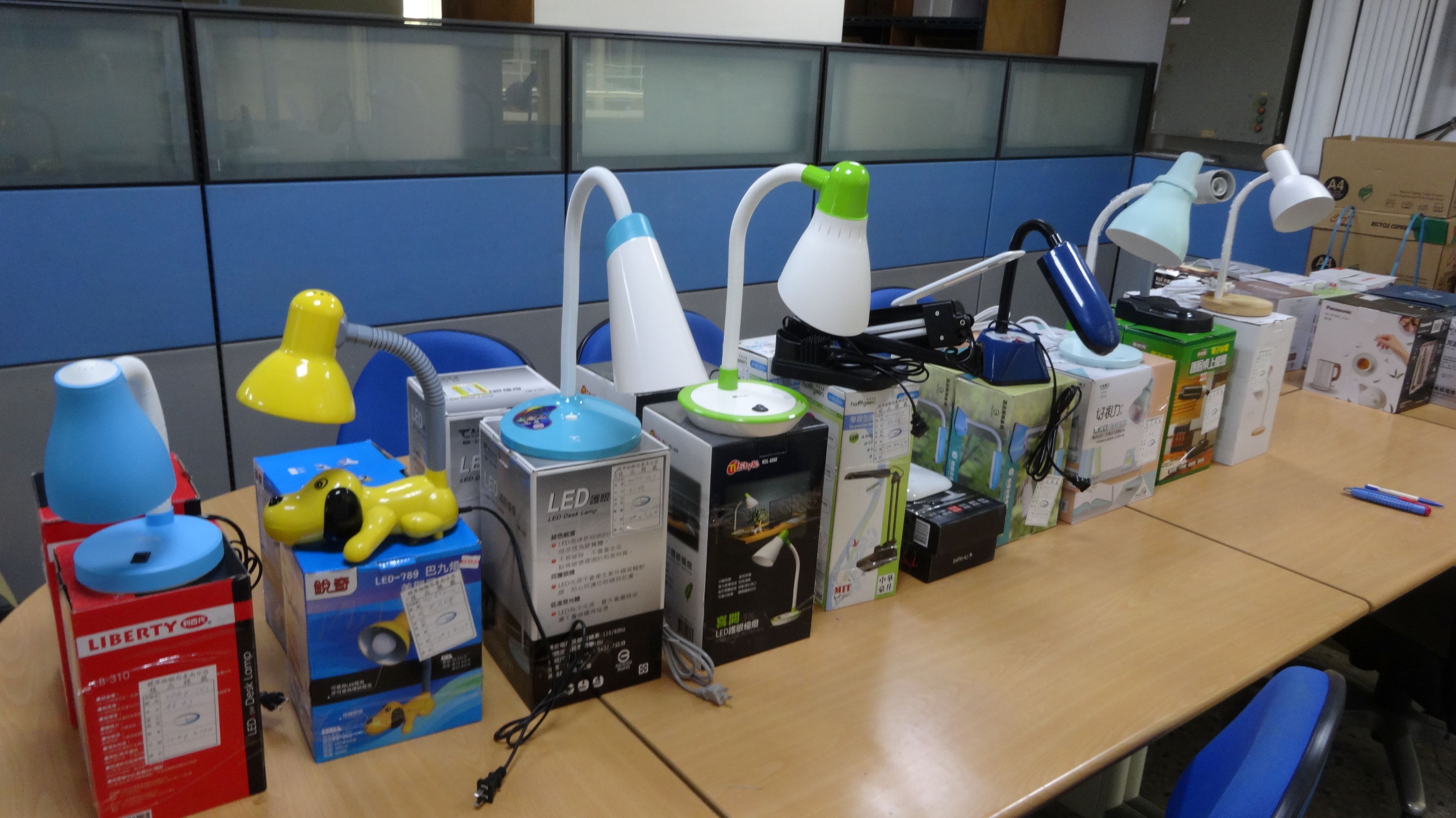 經濟部標準檢驗局公布市售「桌燈」商品檢測結果